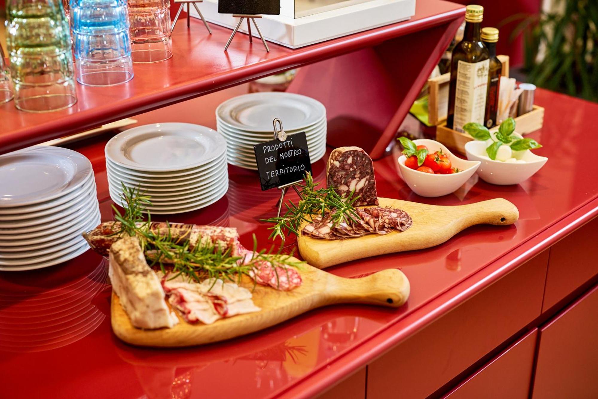 Hotel Crystal Marina di Pietrasanta Eksteriør bilde
