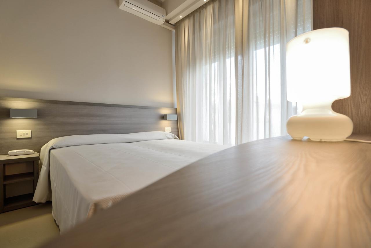 Hotel Crystal Marina di Pietrasanta Eksteriør bilde
