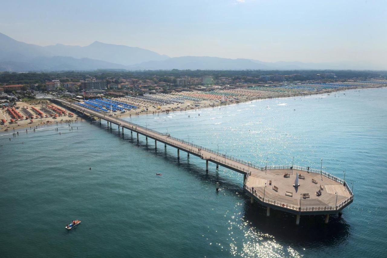 Hotel Crystal Marina di Pietrasanta Eksteriør bilde